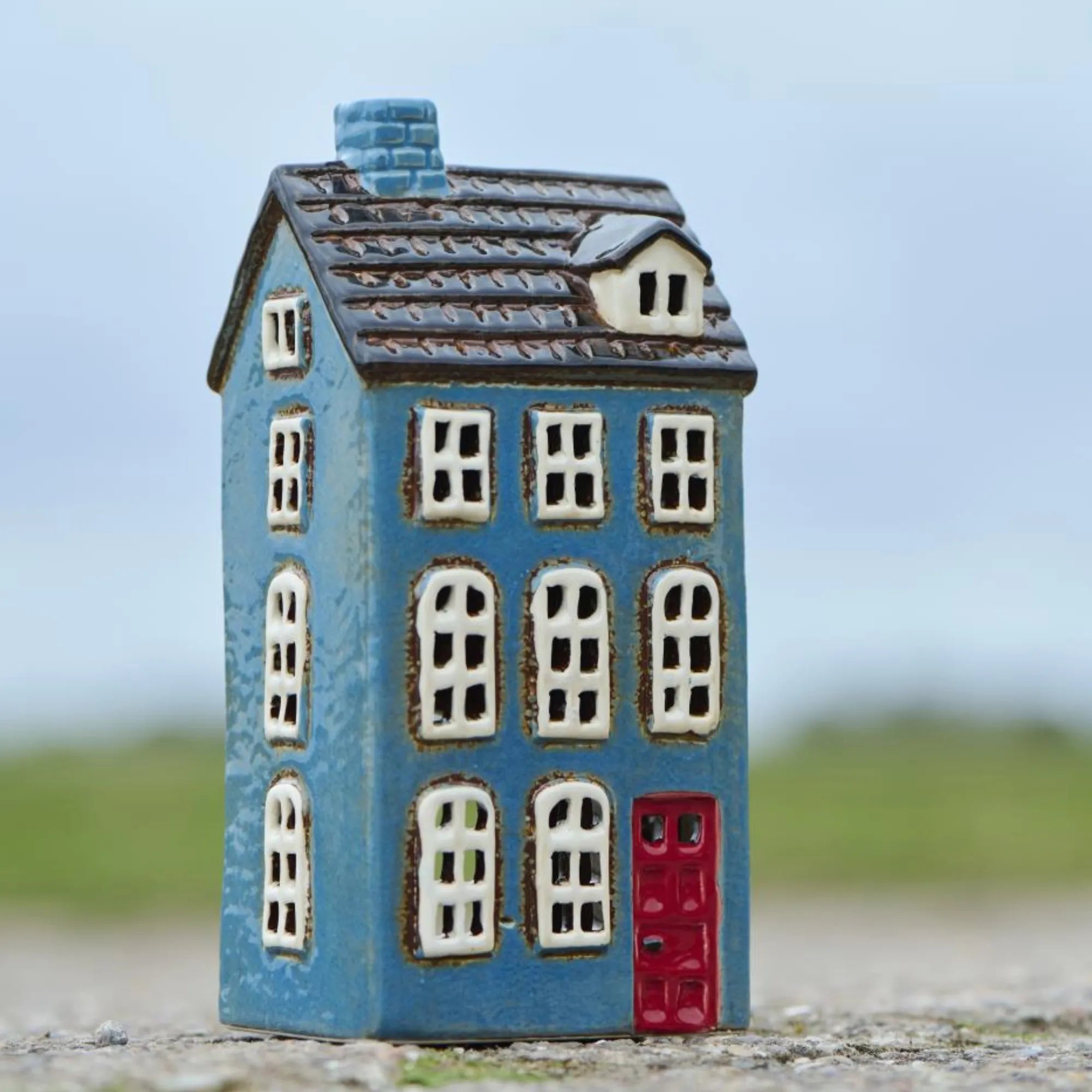 Ib Laursen "Nyhavn" Lichthaus für Teelichter blau mit roter Tür anna und ole shop