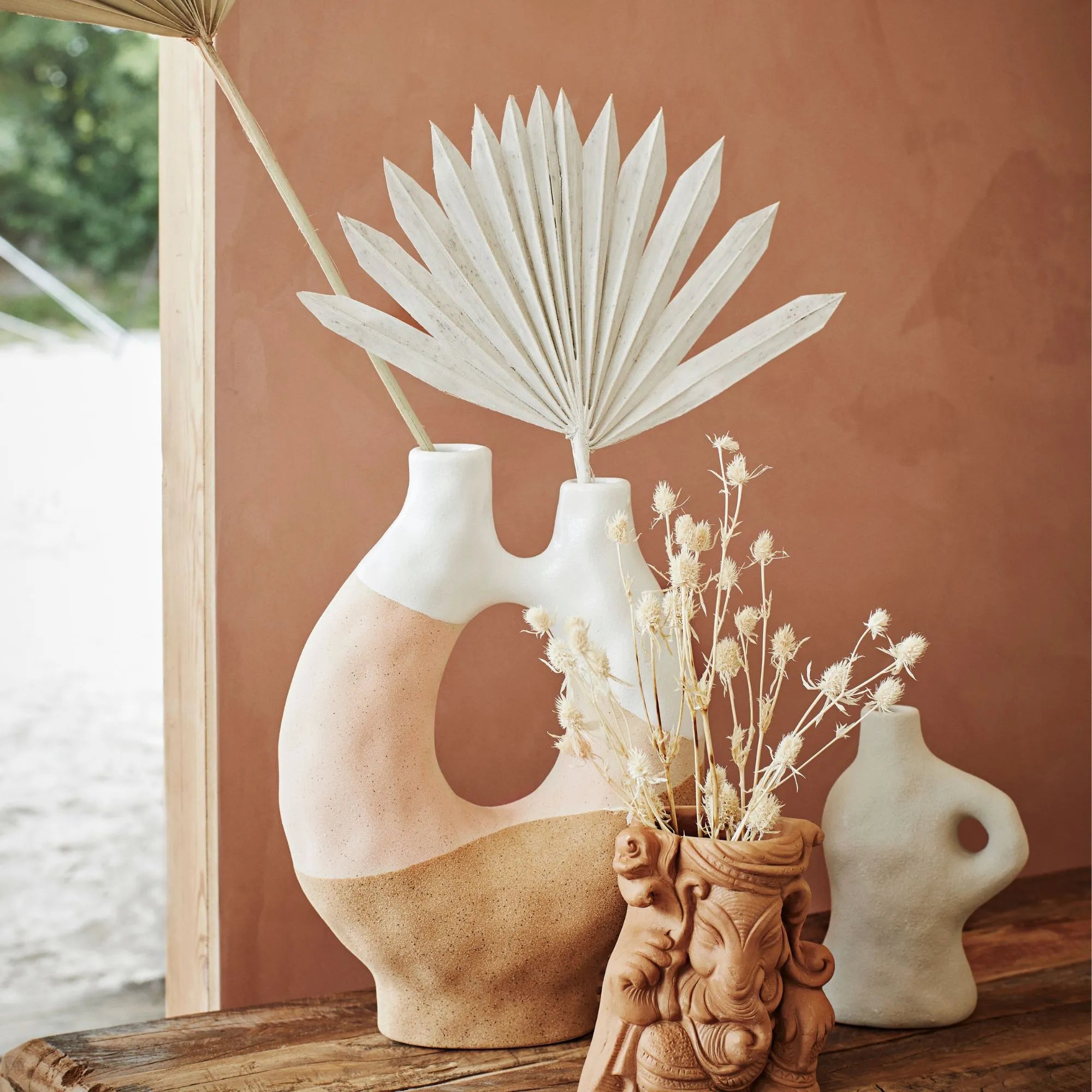 Madam Stoltz Vase aus Steingut greige