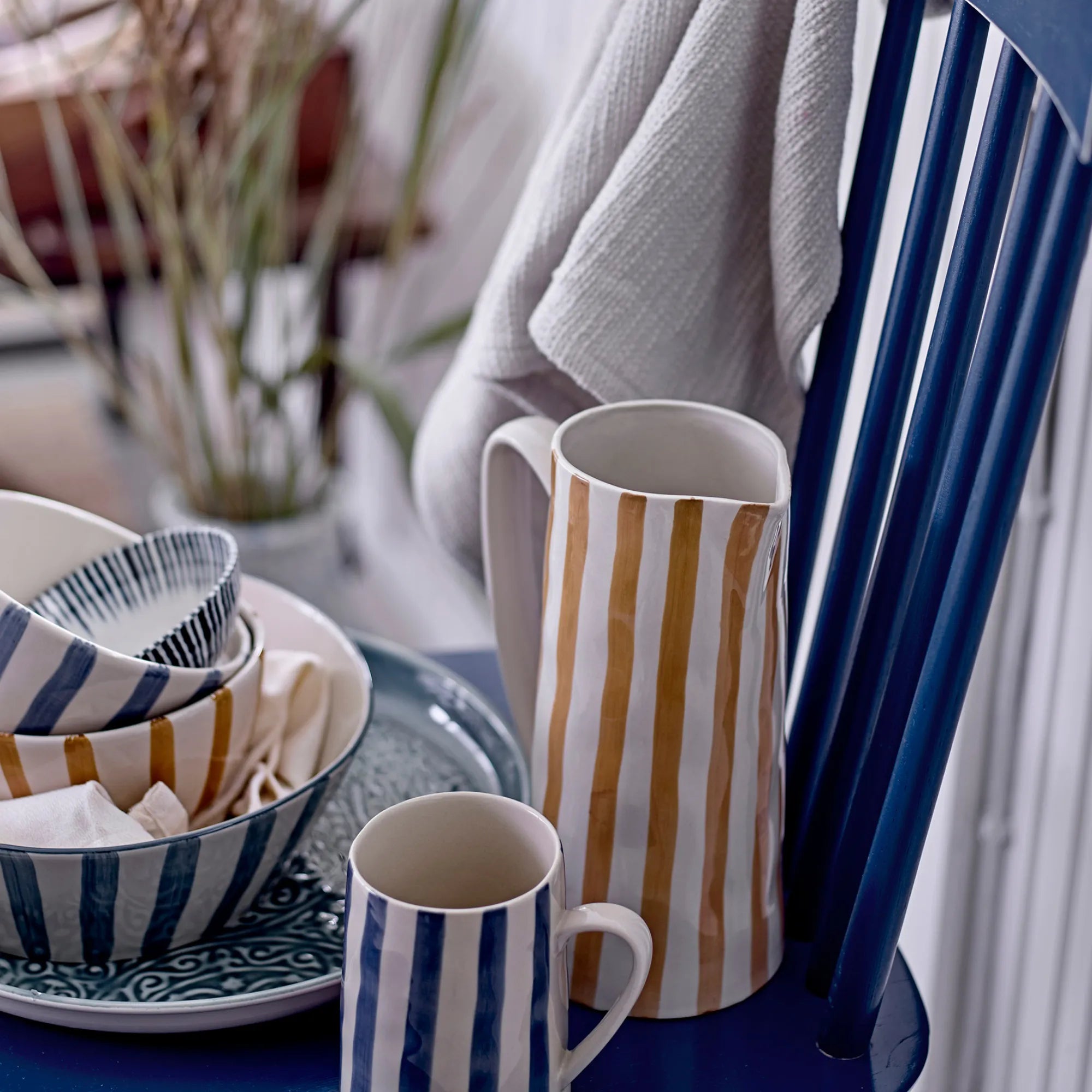 Bloomingville Tasse Becher "Begonia" blau 440 ml