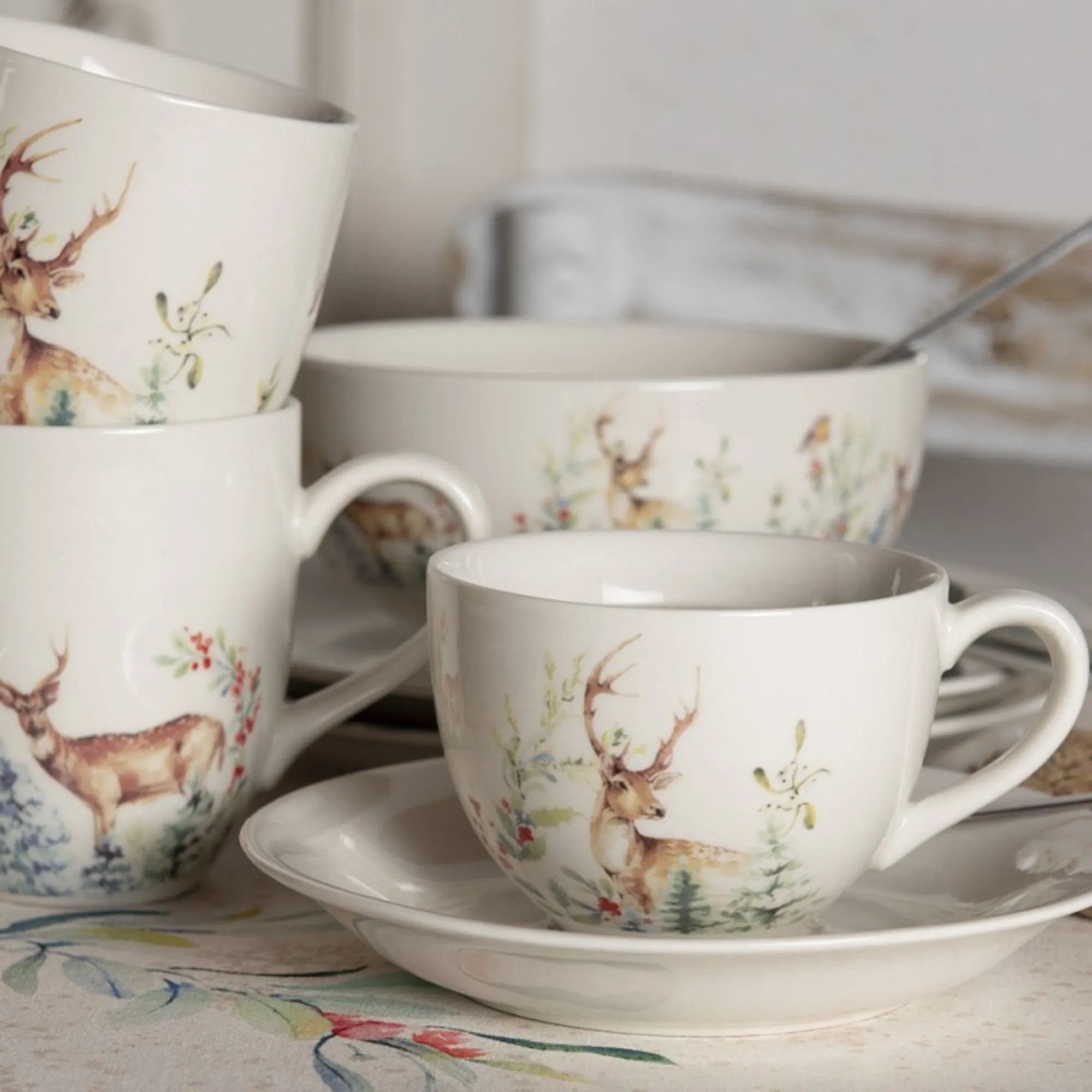 Clayre & Eef Tasse mit Unterteller Herbst Winter "Rehe"
