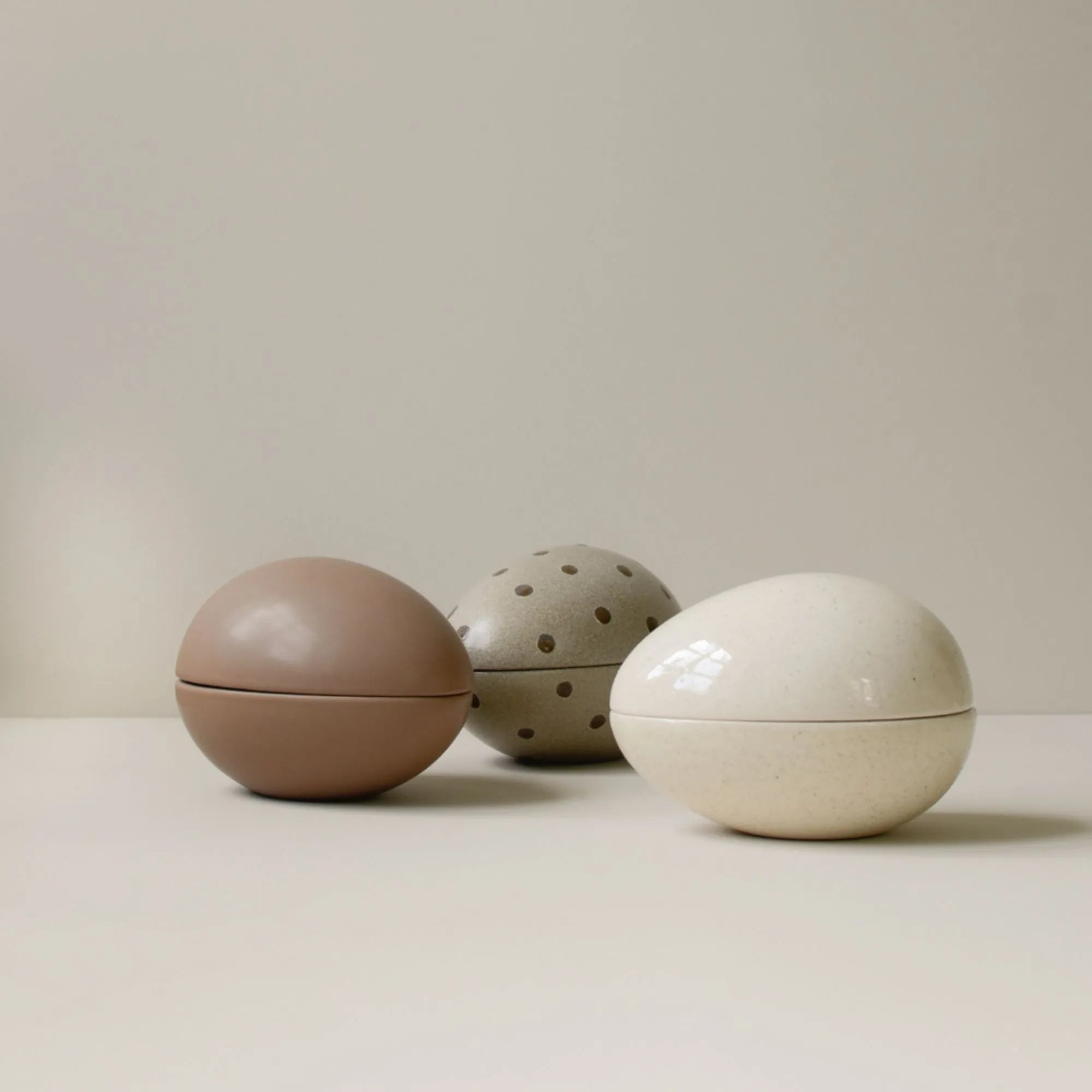 DBKD Osterei "Nest" beige mit Punkten Aufbewahrungsschale