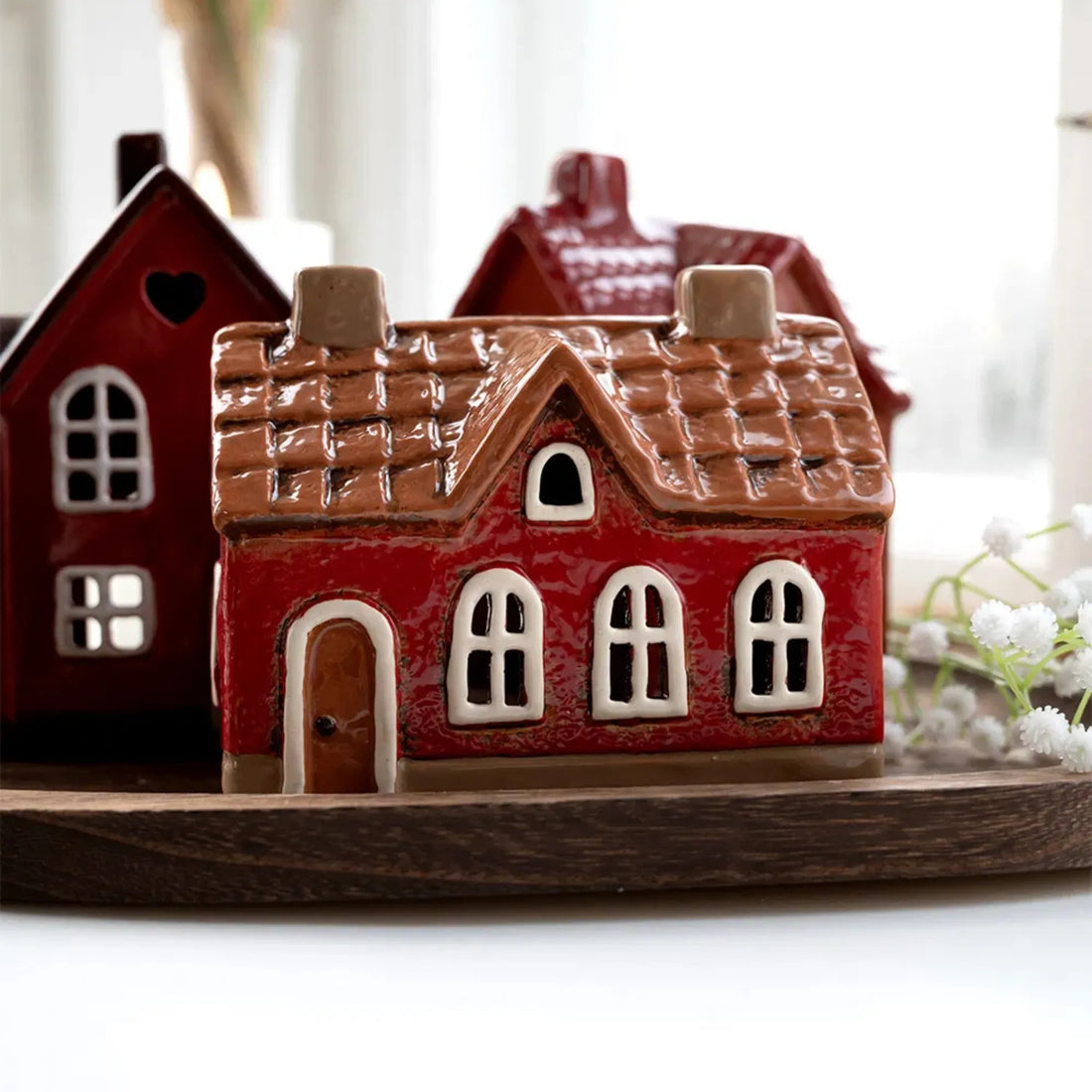 Det Gamle Apotek Lichthaus aus Keramik rot mit 2 Schornsteinen