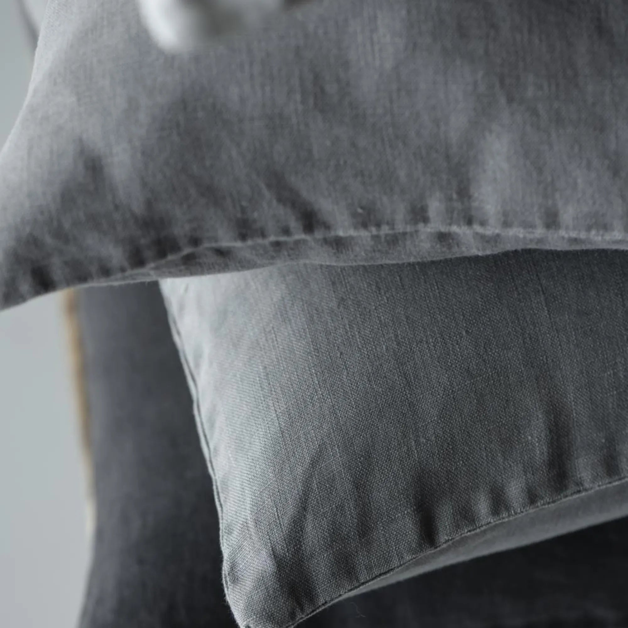 Ib Laursen Kissenbezug aus Leinen "Smoke" grau 50 cm