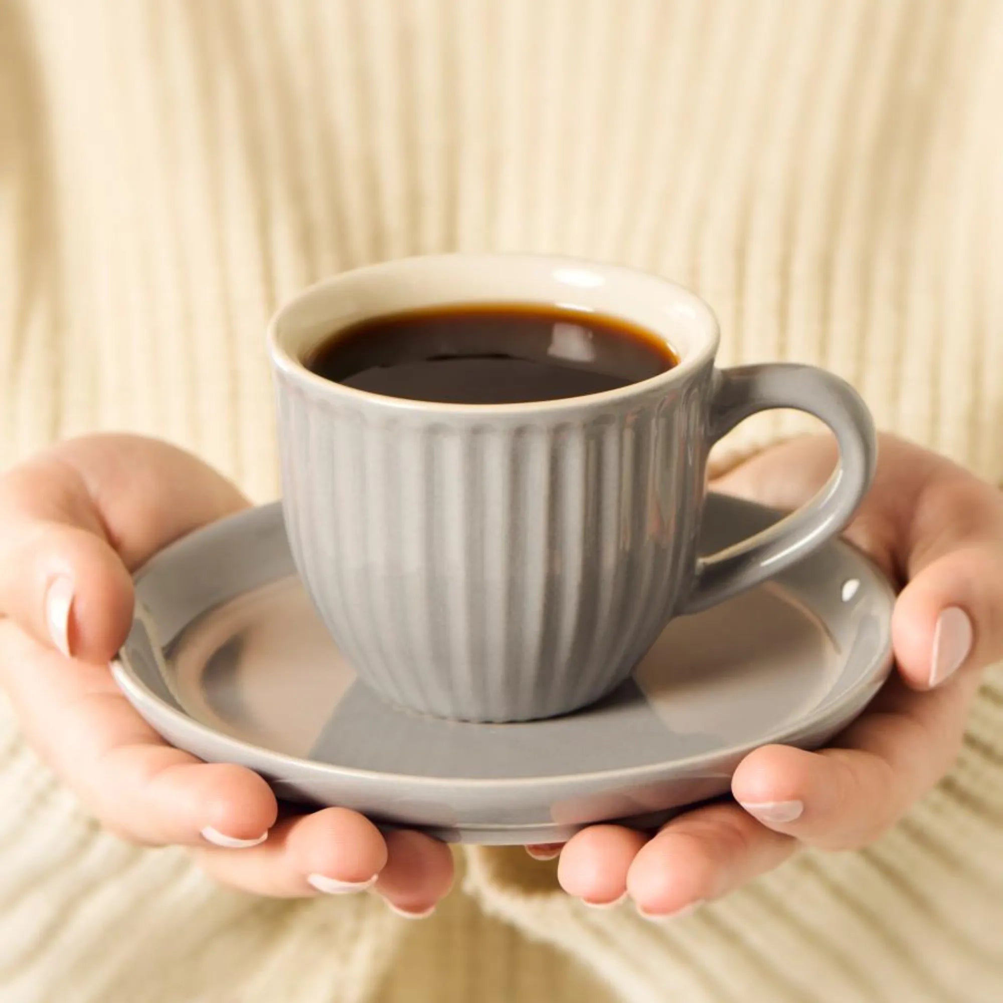 Ib Laursen Milchanne "Mnyte" Tasse mit Teller 135 ml French grey