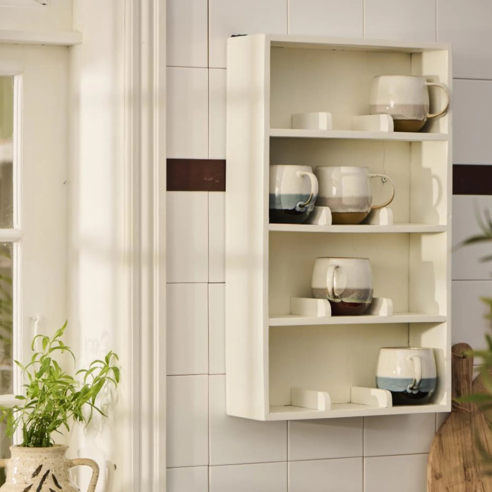 Ib Laursen Tassenregal Wandregal weiß aus Holz mit 12 Fächern