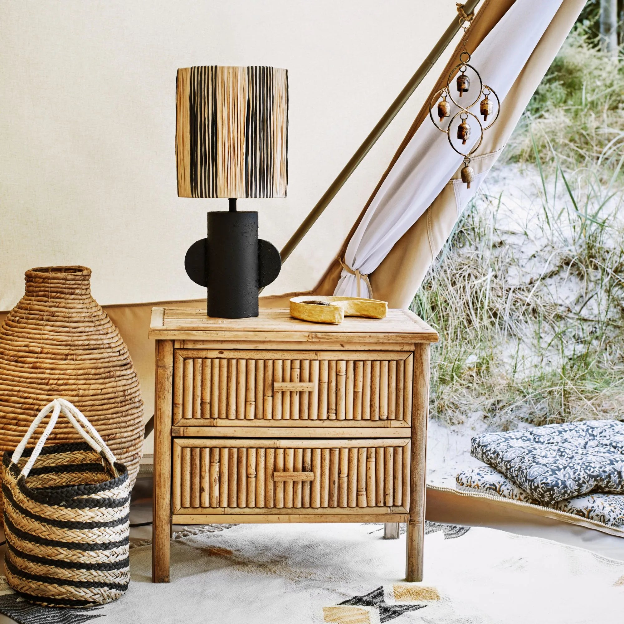 Madam Stoltz handgewebter Bauwollteppich 120 x 180 cm schwarz gelb