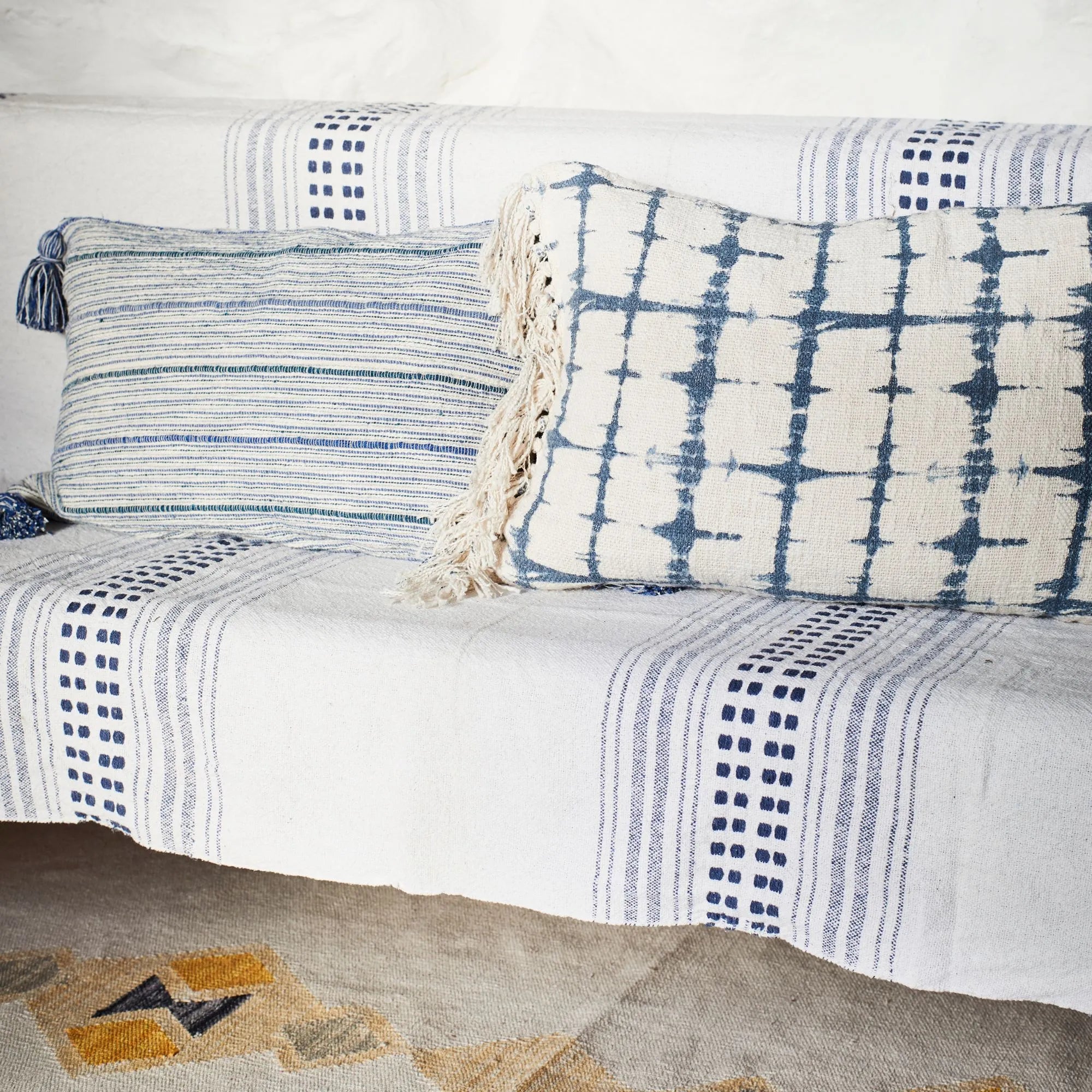 Madam Stoltz handgewebter Bauwollteppich 120 x 180 cm schwarz gelb