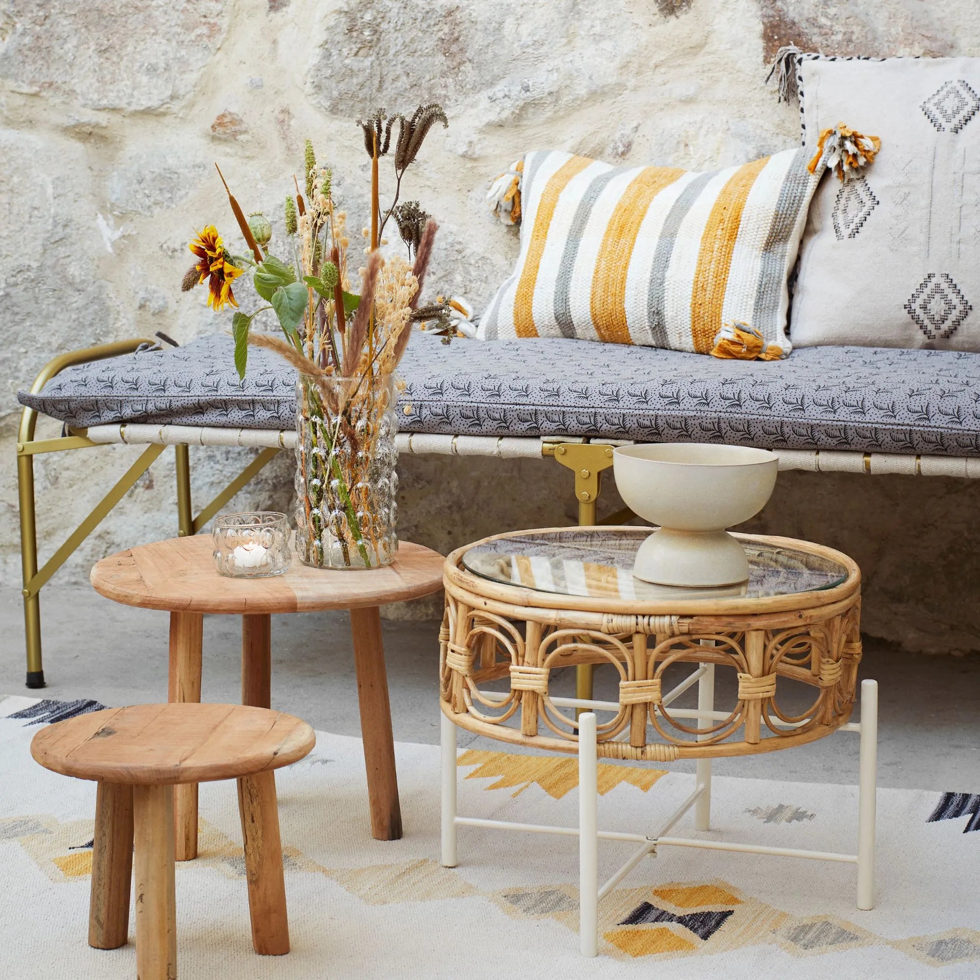 Madam Stoltz handgewebter Bauwollteppich 120 x 180 cm schwarz gelb