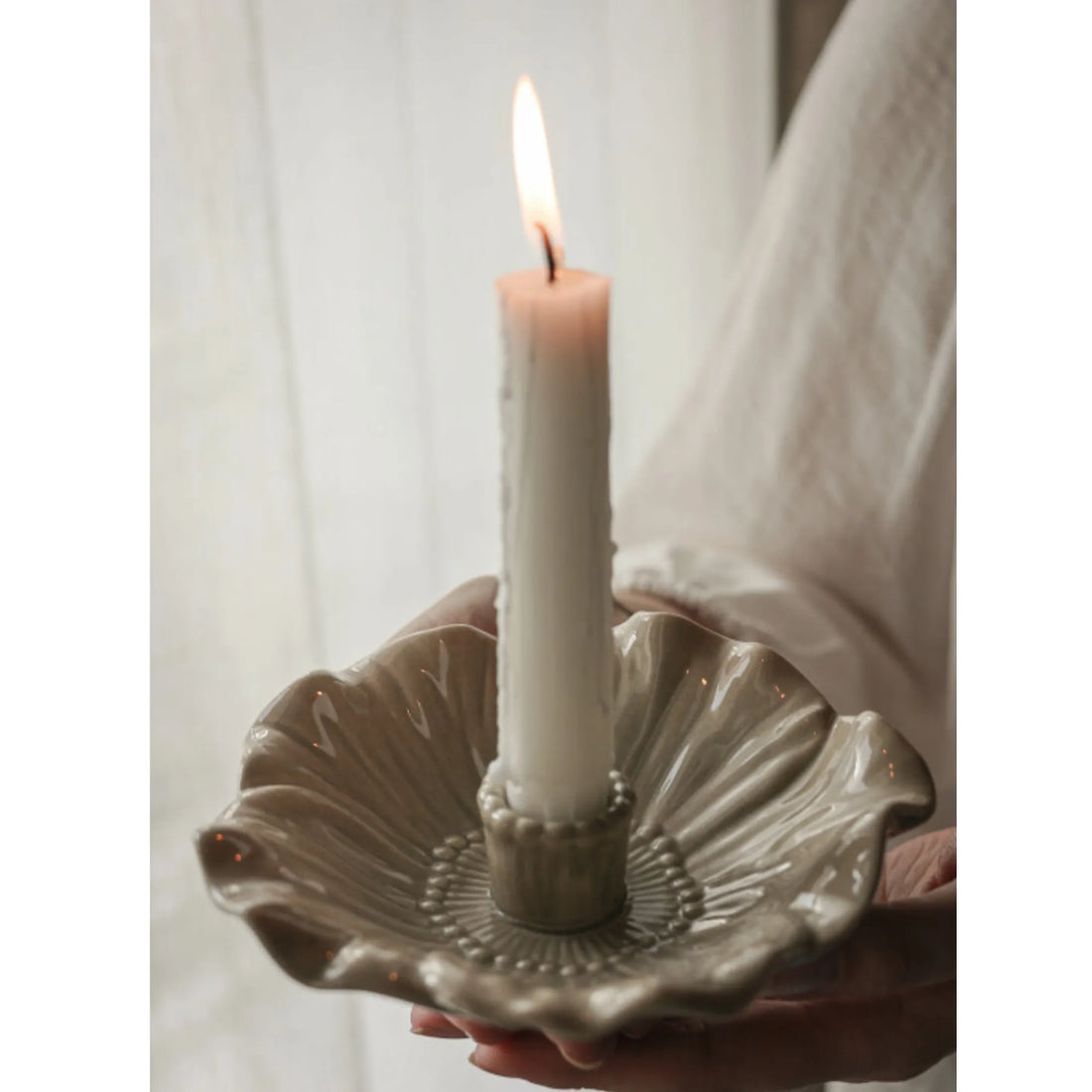 Majas Cottage Kerzenhalter mit Schale "Blomstra" Blüte muschelfarben 15 cm