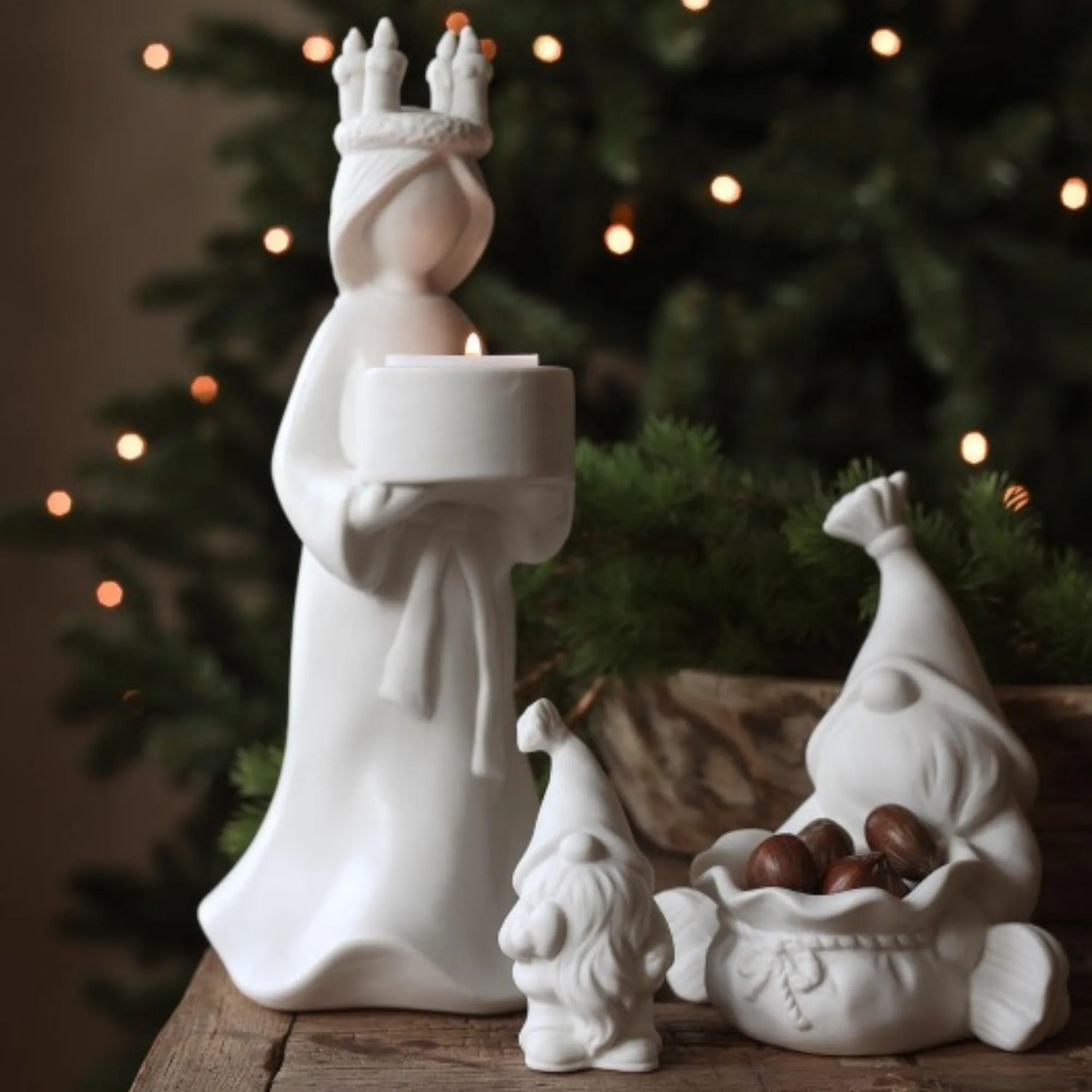 Majas Cottage Kerzenhalter für Teelichter "Lucia" weiß aus Keramik 25cm