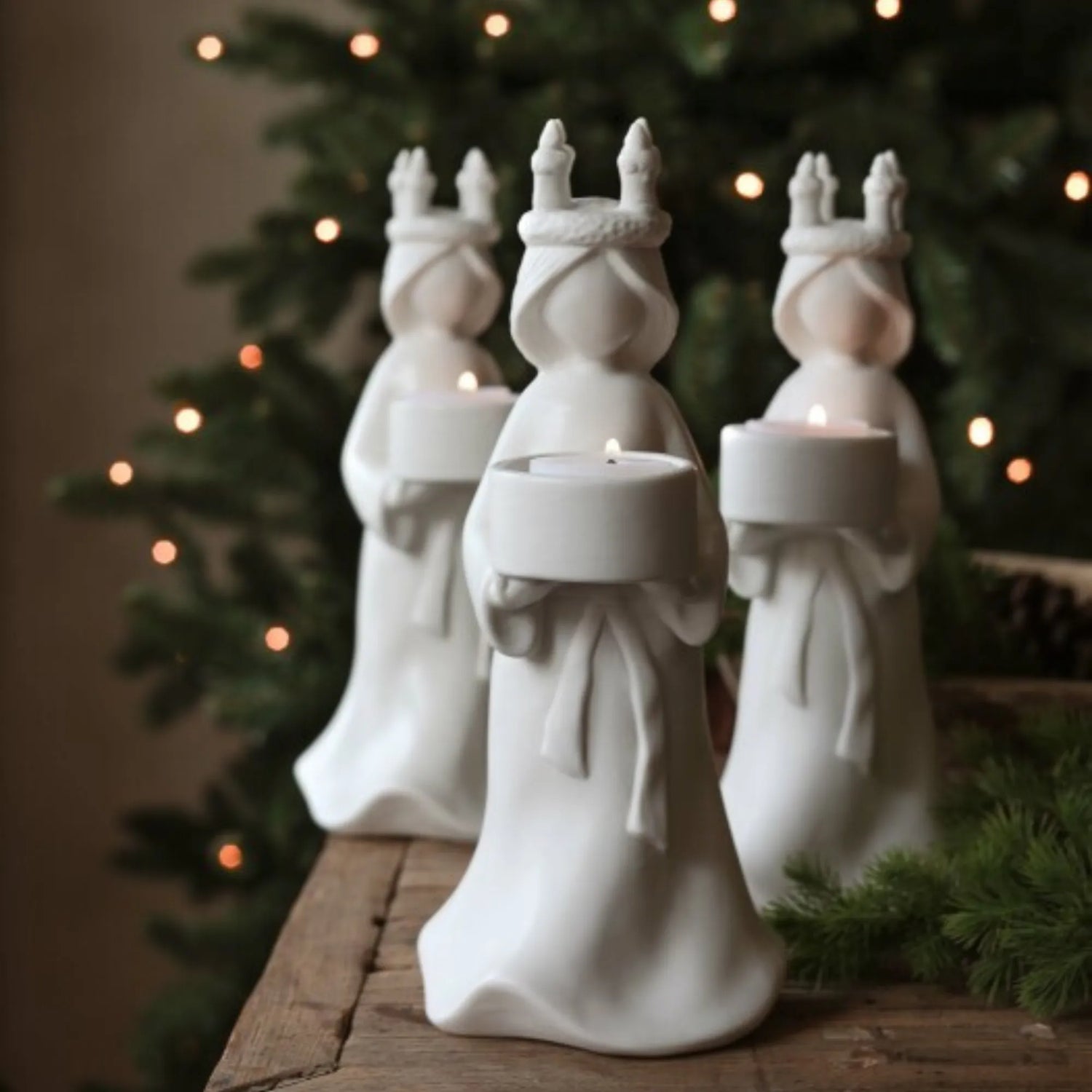 Majas Cottage Kerzenhalter für Teelichter "Lucia" weiß aus Keramik 25cm