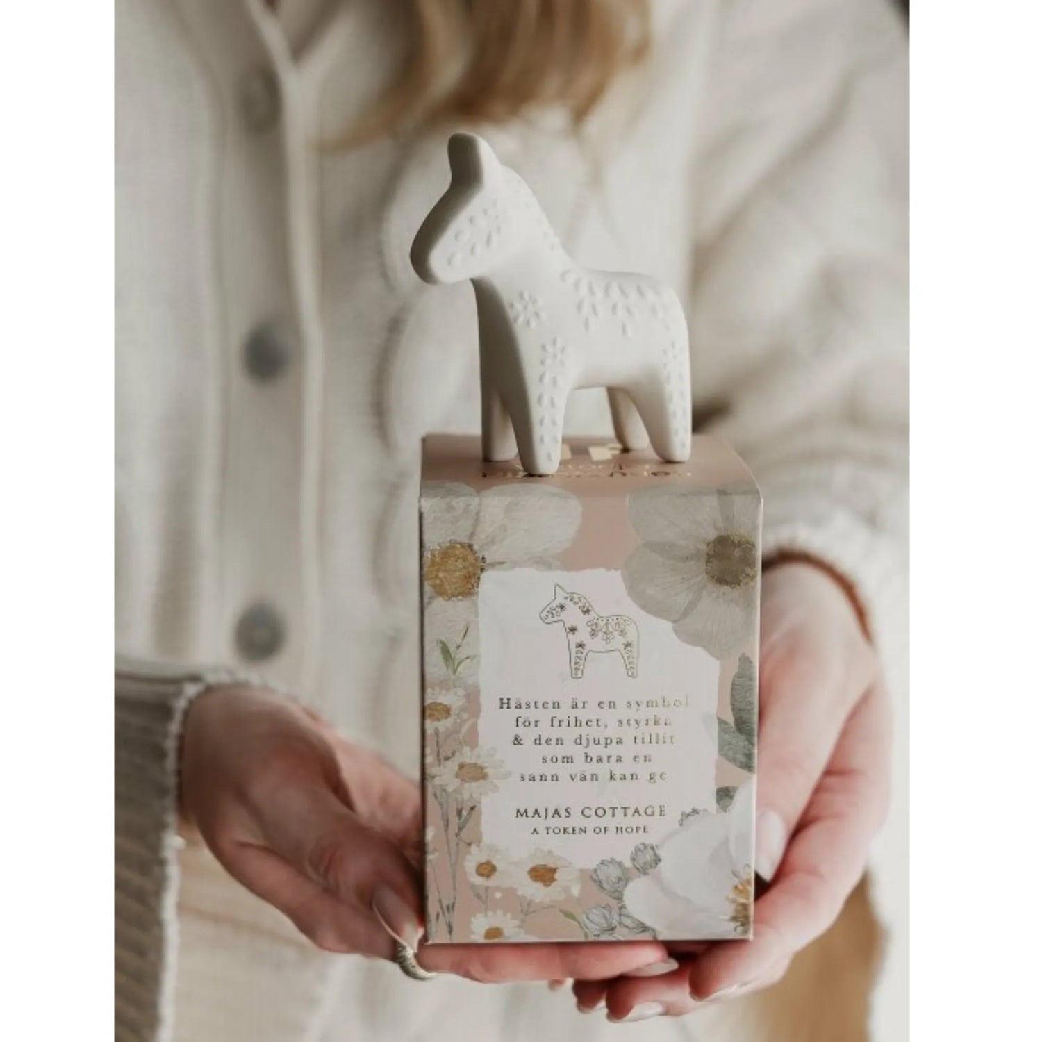 Majas Cottage Glücksfigur "Dalapferd" Keramik weiß in Geschenkbox