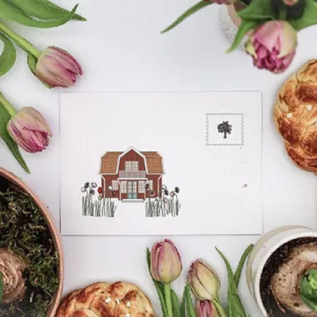 Verschicke deine Ostergrüße in dem passenden Umschlag von Verblühmeinnicht. Das wunderschön gezeichnete Osterlamm auf dem Briefumschlag zaubert dem Adressaten ein Lächeln ins Gesicht.