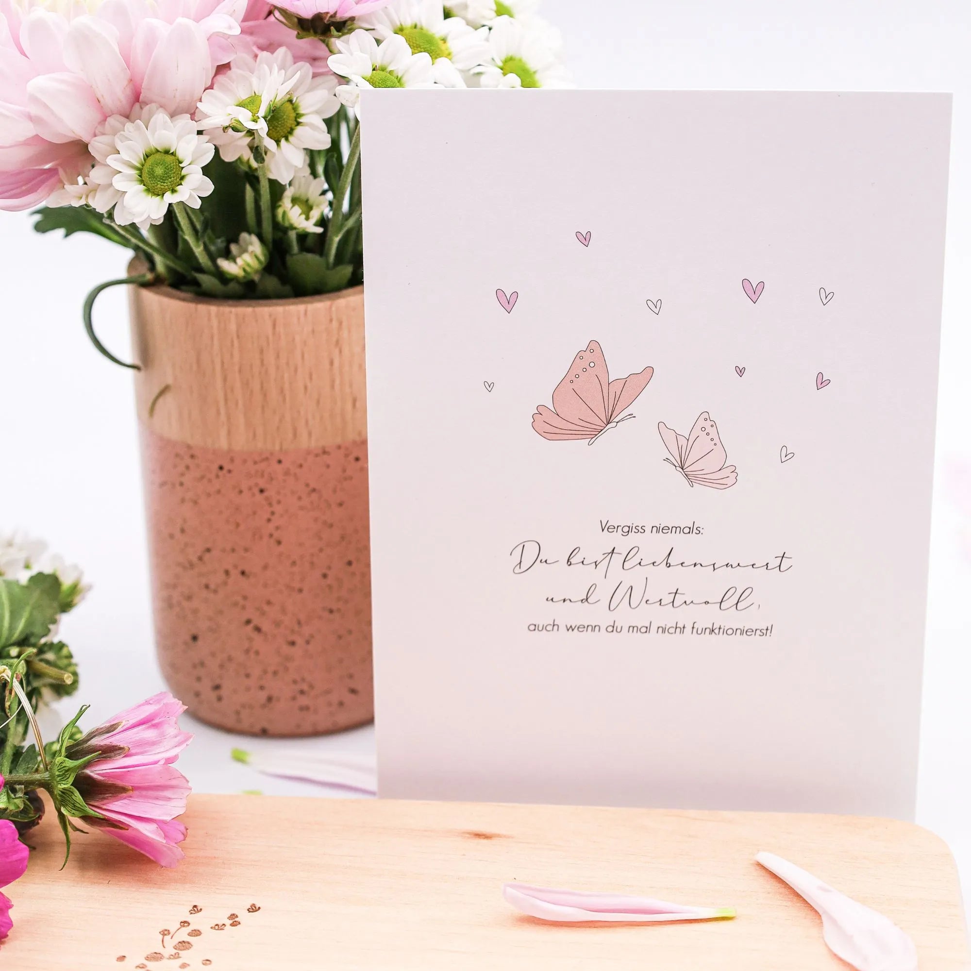 Verblühmeinnicht Postkarte "Du bist liebenswert & wundervoll"