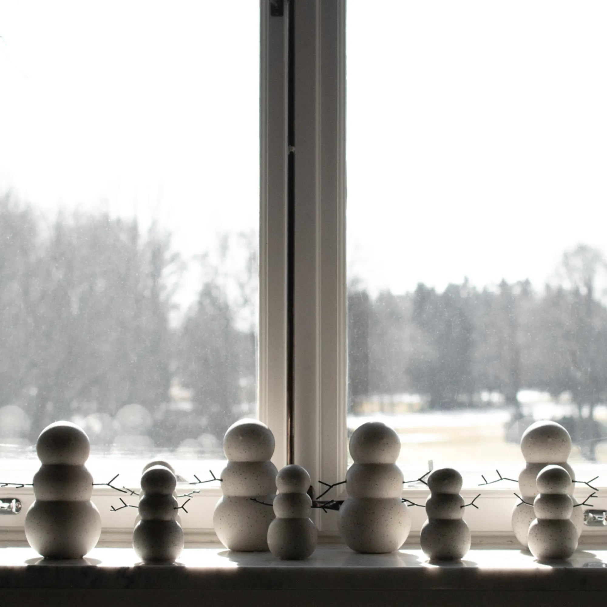 DBKD Schneemann aus Keramik Small 11 cm grau gesprenkelt