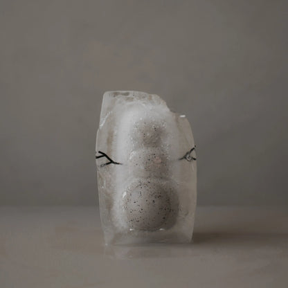 DBKD Schneemann aus Keramik Small 11 cm grau gesprenkelt