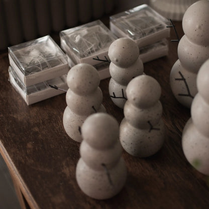 DBKD Schneemann aus Keramik Small 11 cm grau gesprenkelt