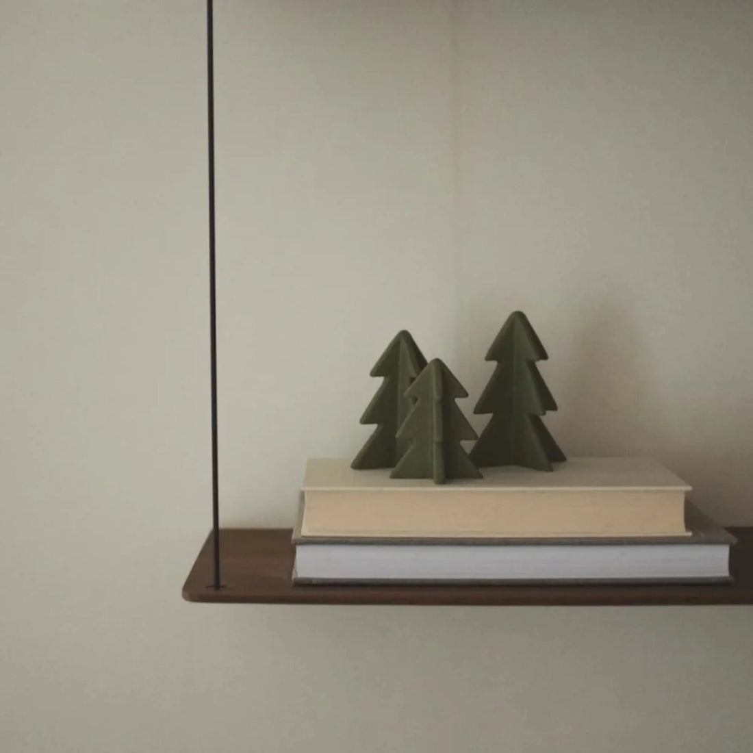 DBKD Tannenbaum grün Winter 9,5 cm aus Keramik