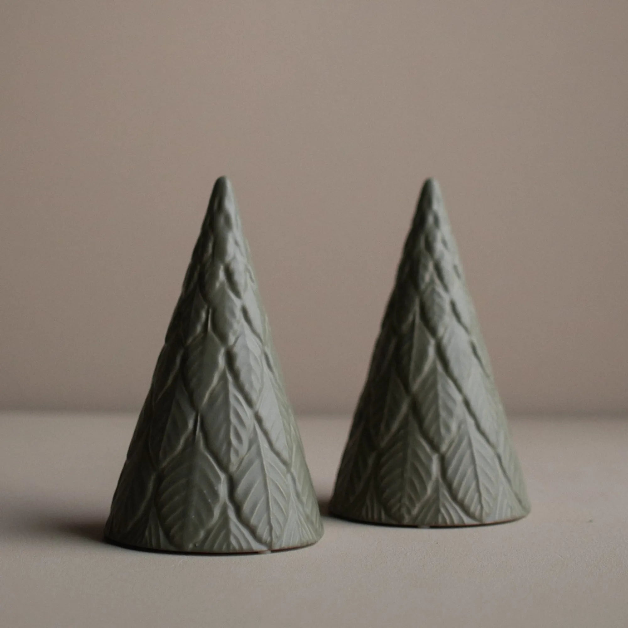 DBKD Baum Weihnachten Moos-Grün 18 cm aus Keramik