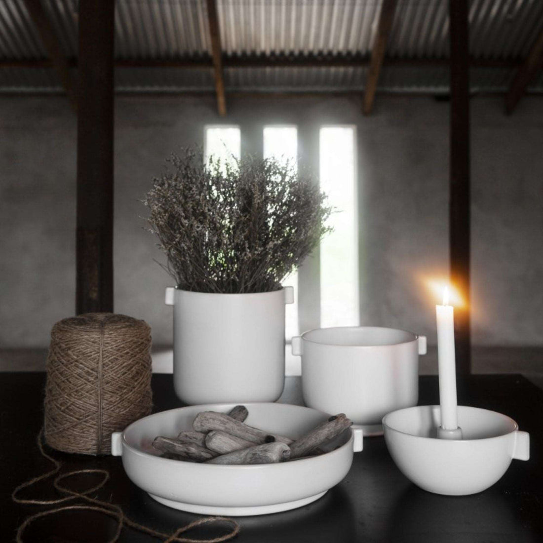 ERNST weißer Kerzenhalter mit Henkel