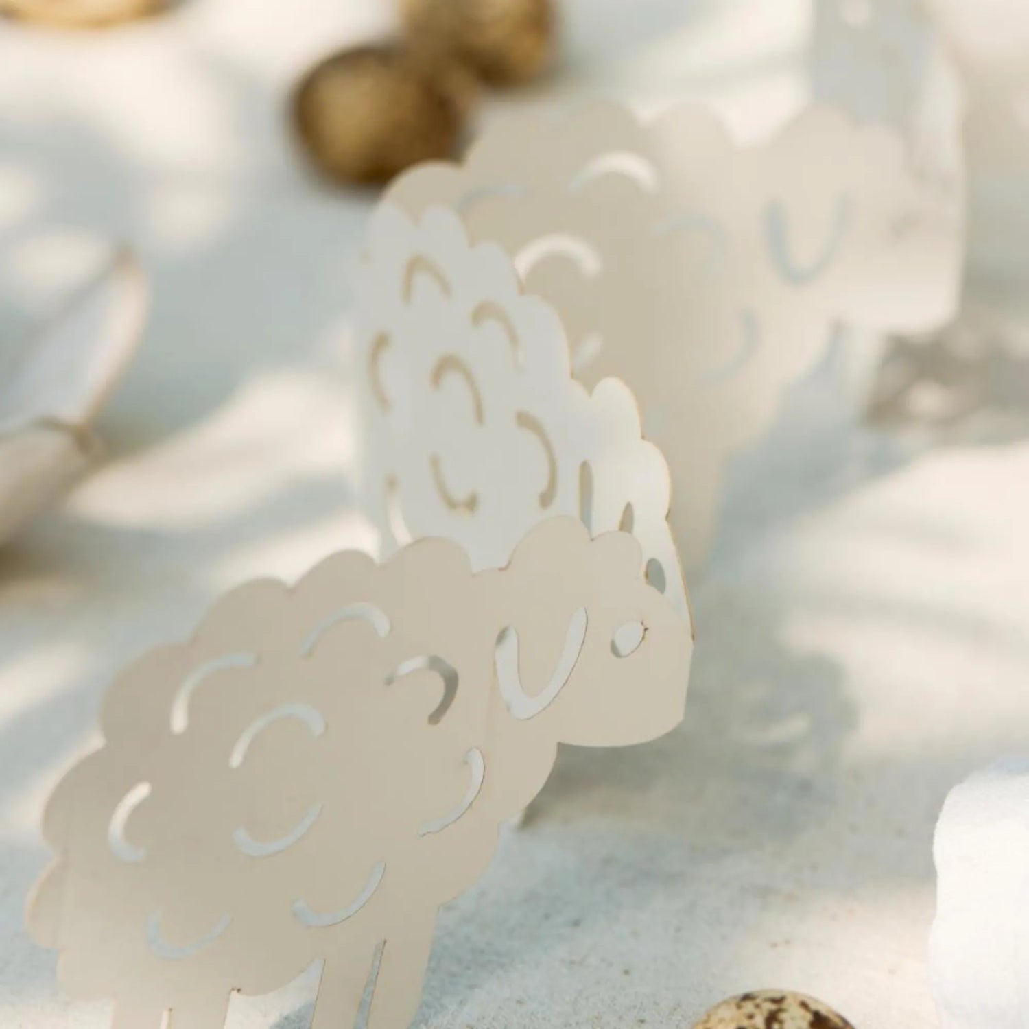 Ib Laursen Oster Dekoration "Schafe" Scherenschnitt 71 cm