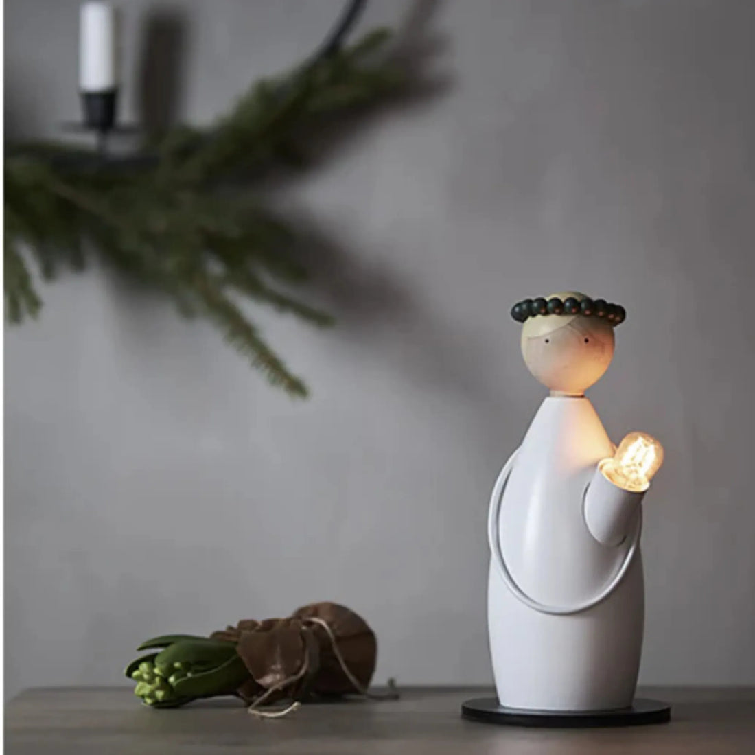 Kerzenleuchter schwedische "Lucia" weiß 33 cm elektrische Beleuchtung