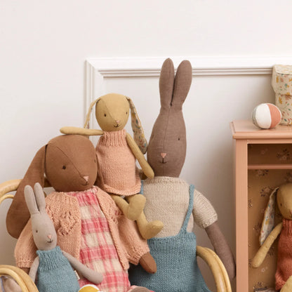 maileg ostern hase mädchen größe 1 cremegelb strickkleid anna und ole shop