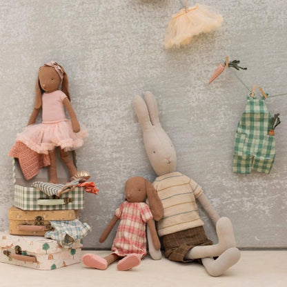 Maileg Hase Mädchen Ostern Größe 3 schokobraun mit Karo Kleid