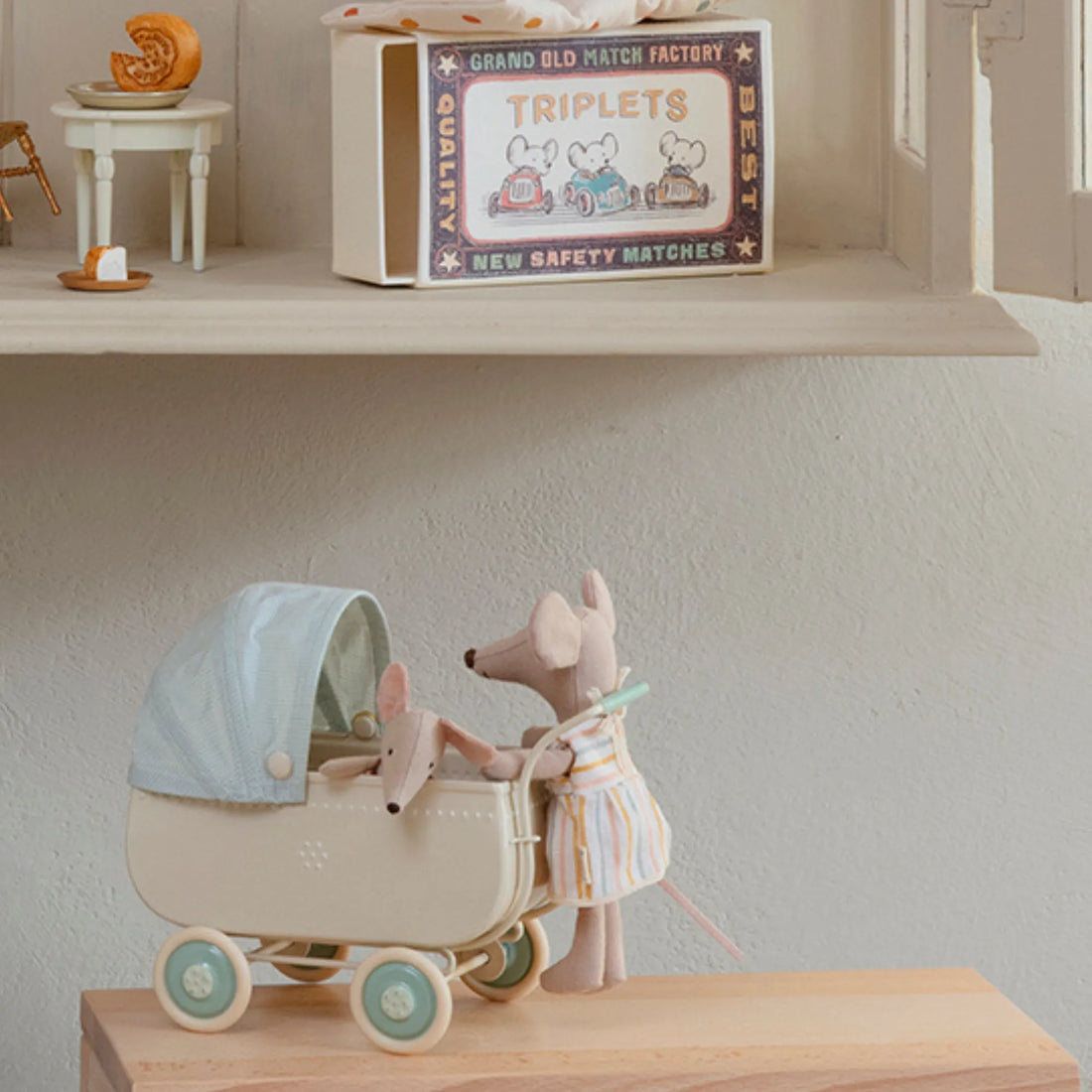 Maileg Puppenwagen Kinderwagen blau