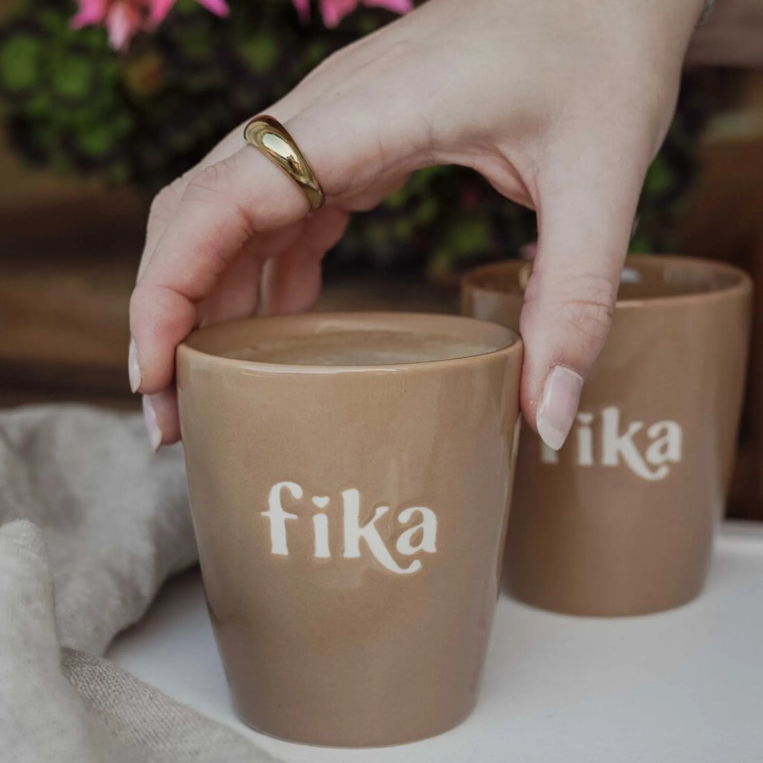 majas cottage becher fika mokka braun anna und ole shop