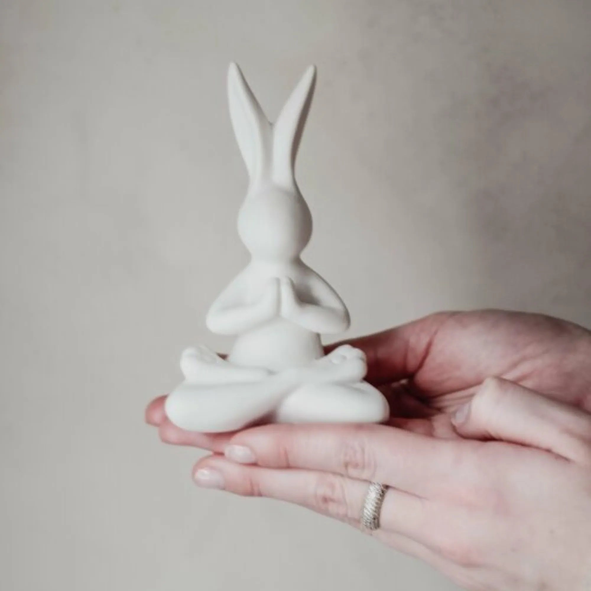 majas cottage osterhase yoga bunny weiß anna und ole shop