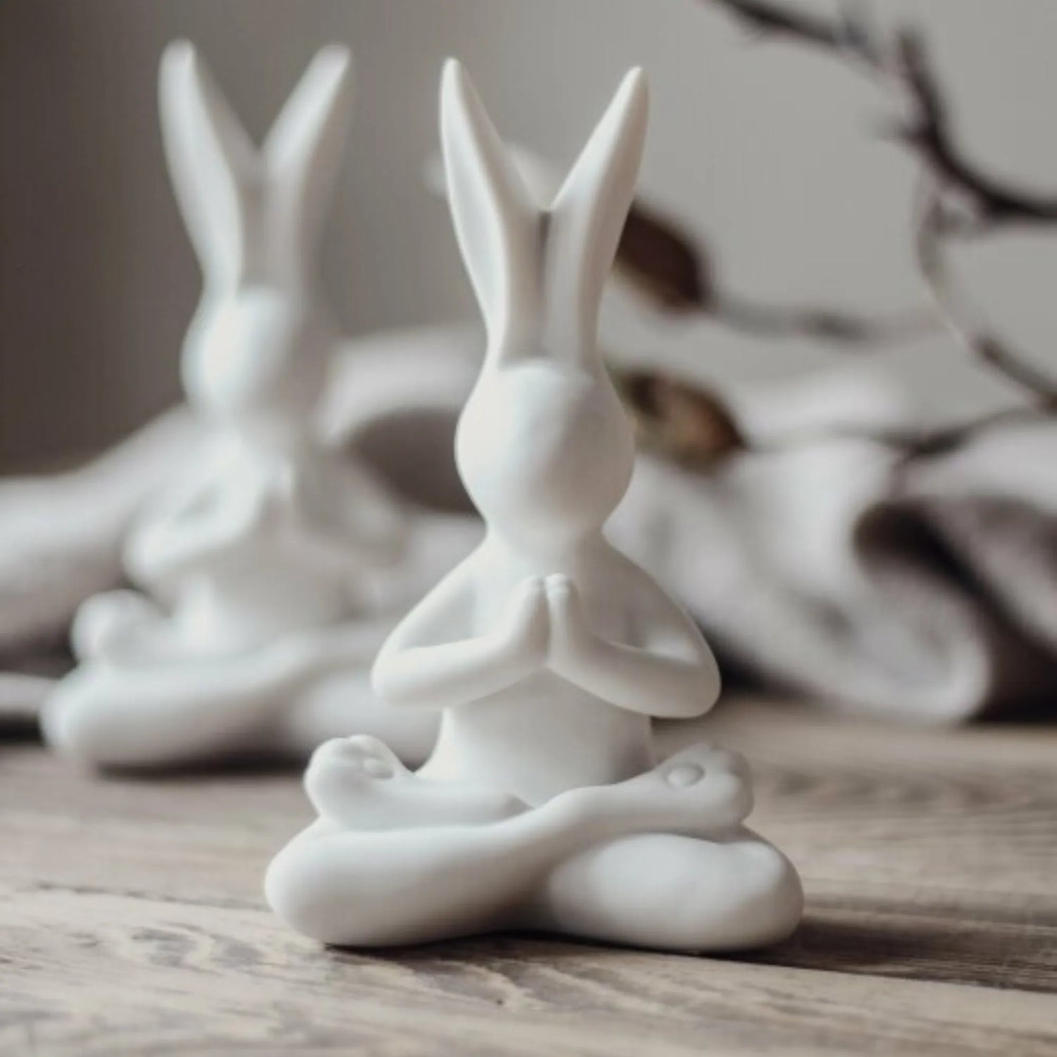 Majas Cottage "Yoga Bunny" Osterhase weiß 13 cm