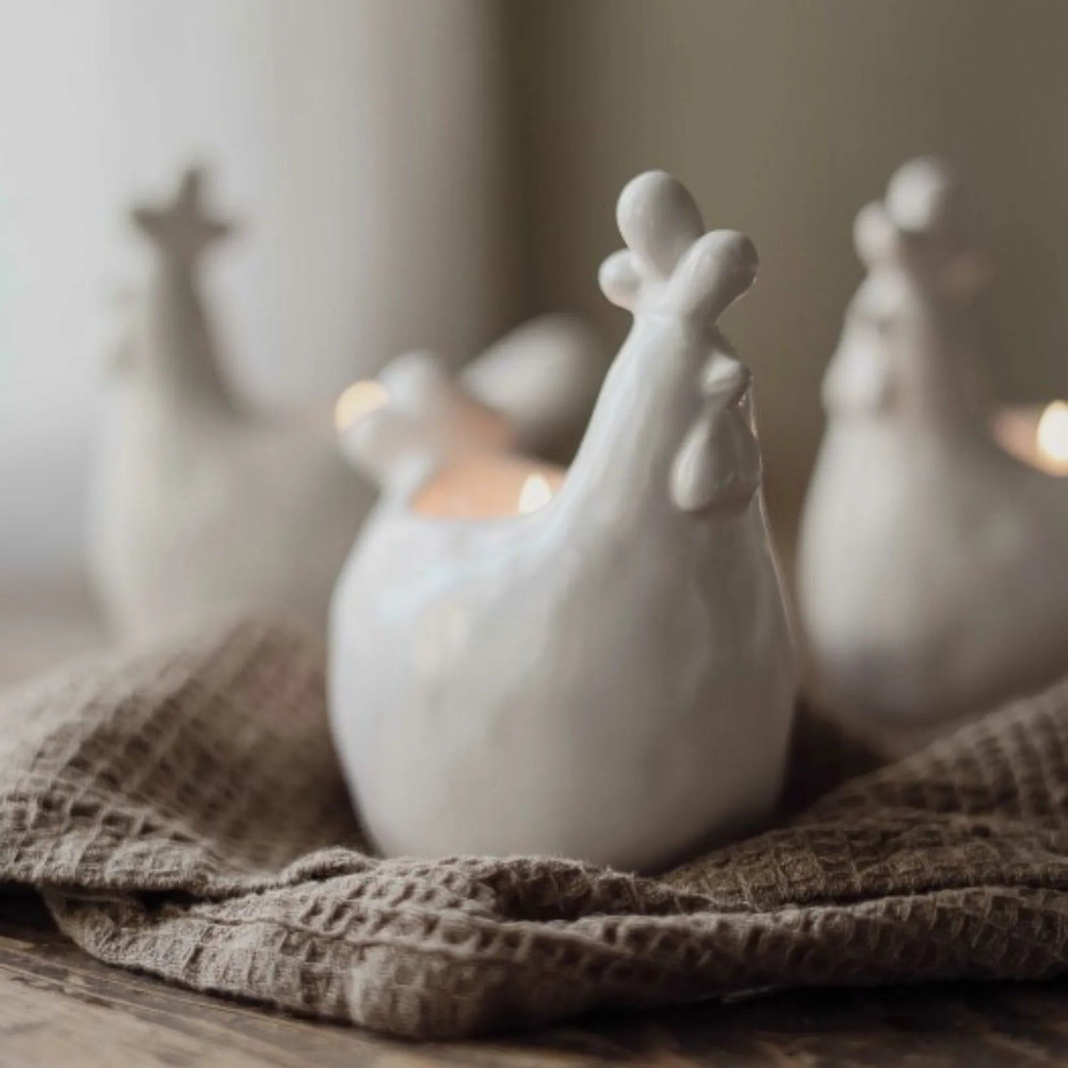 Majas Cottage Teelichthalter "Hahn" Ostern weiß