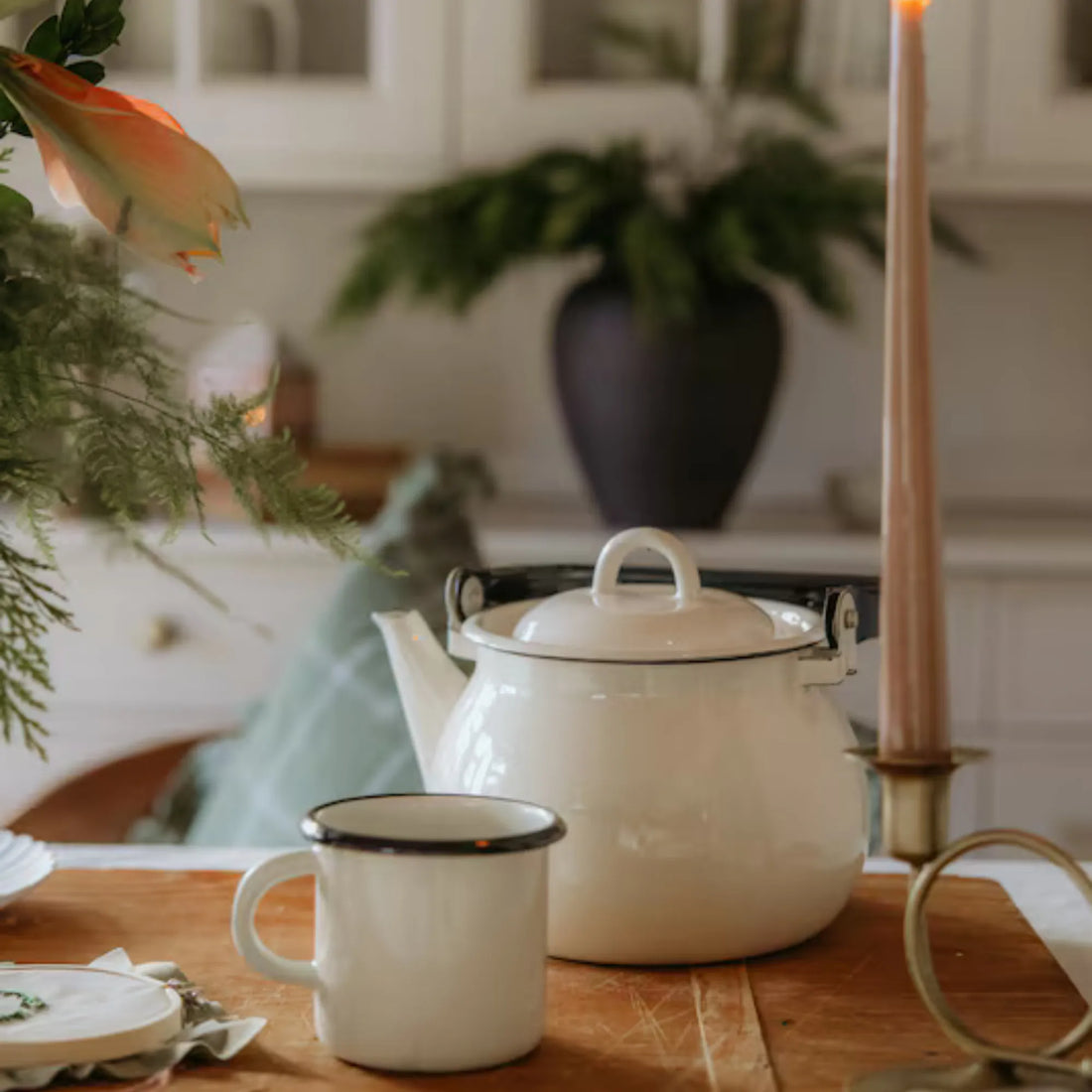 Strömshaga nostalgischer Teekessel Kanne "Emil`s" weiß Emaille 2,5 Liter