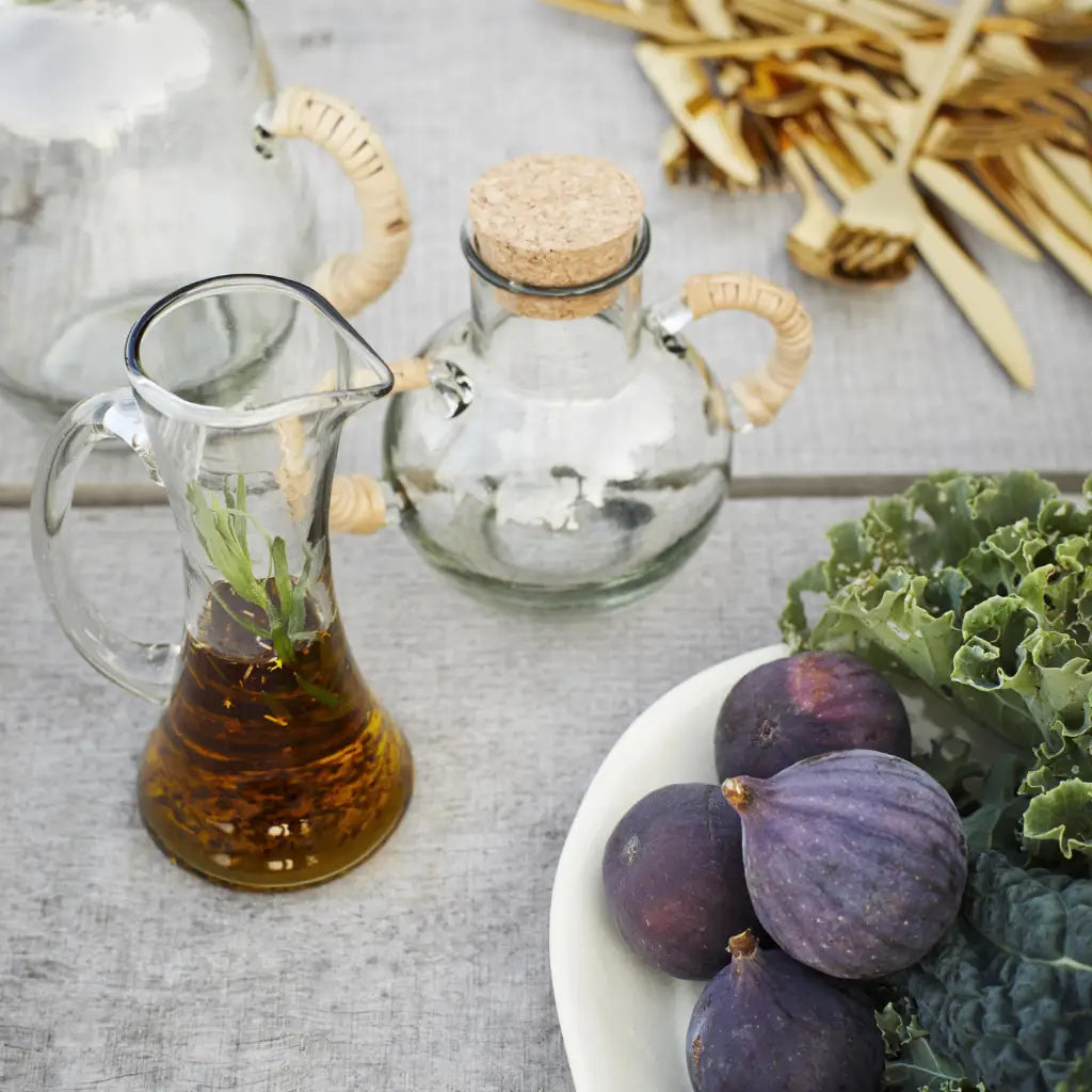 Madam Stoltz kleine Karaffe aus Glas Zuckerrohr Henkel - Anna und Ole